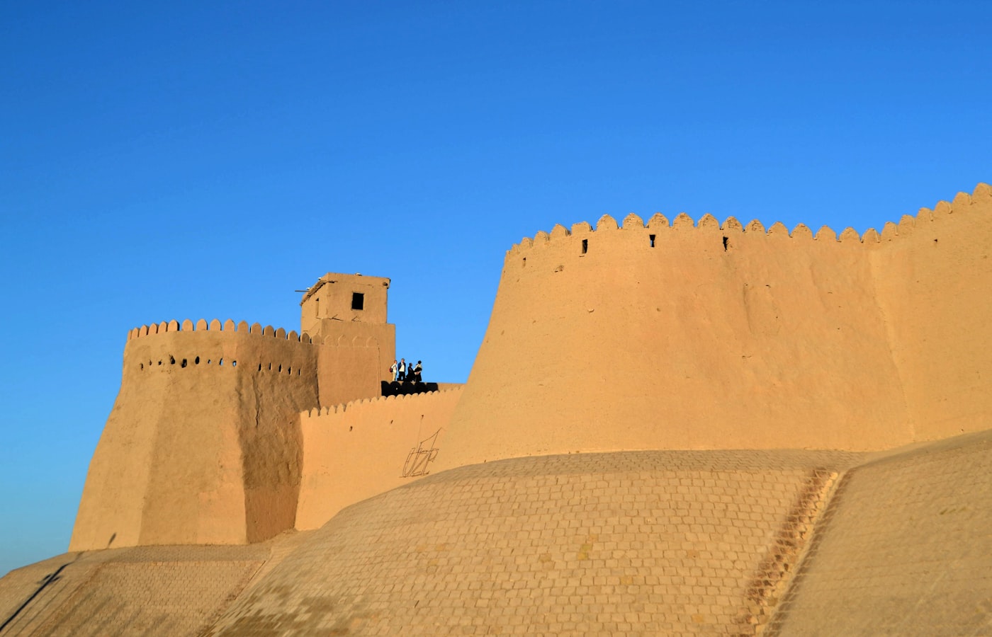 Khiva Desert Team Challenge